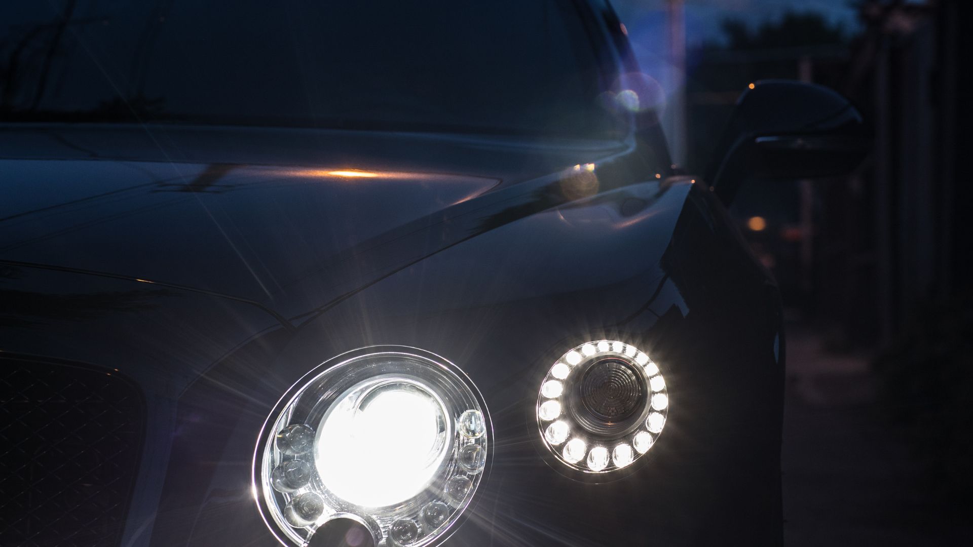 You are currently viewing Lampu Mobil Buram? Ini Penyebab dan Cara Mengatasinya
