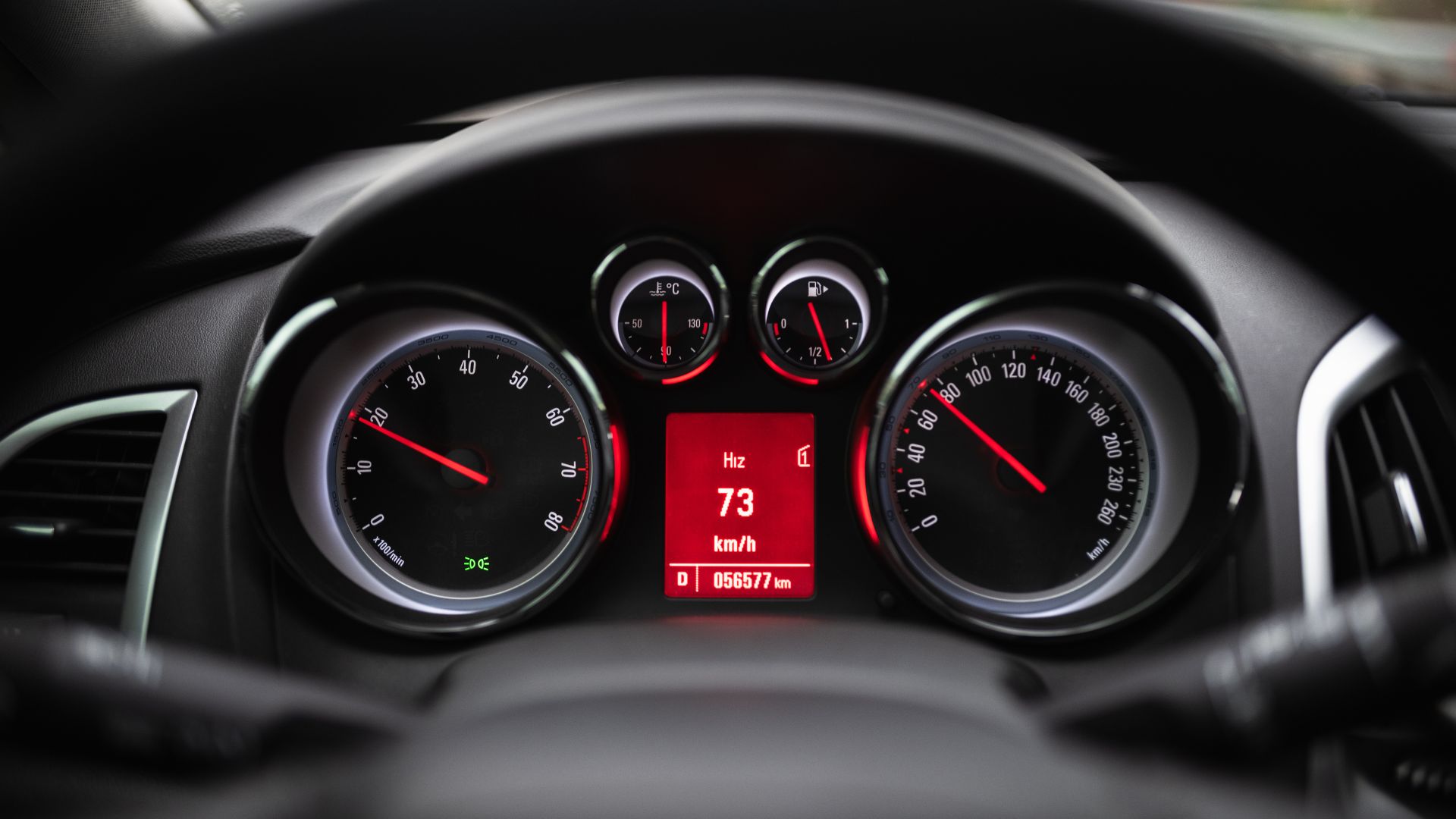 You are currently viewing Temperatur Mobil Naik? Kenali Penyebab dan Cara Mengatasinya!