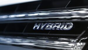 Read more about the article Mesin Hybrid: Solusi Inovatif di Industri Otomotif