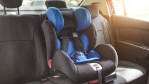 Read more about the article Car Seat: Menjaga Keselamatan Anak Saat di Jalan Raya