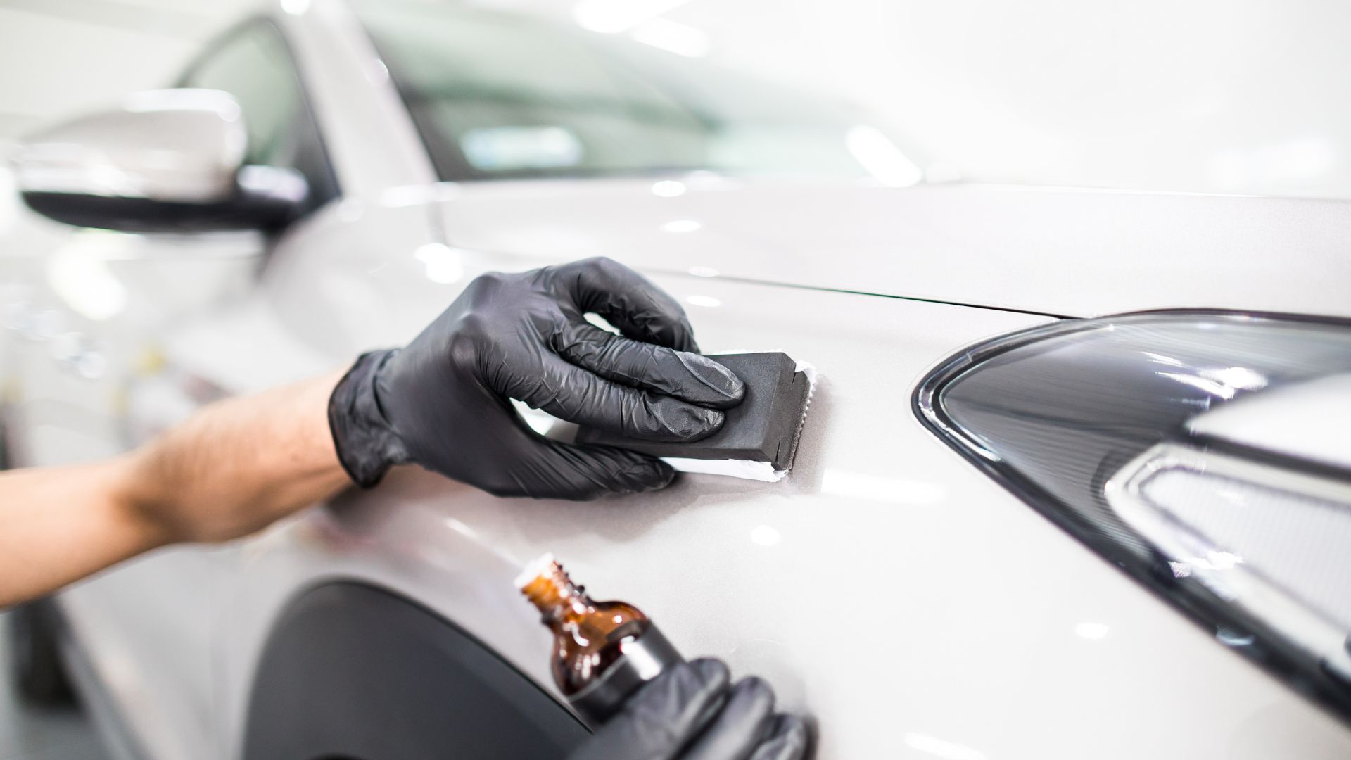 You are currently viewing Nano Ceramic Coating Mobil: Melindungi Kendaraan Anda
