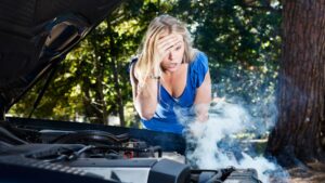 Read more about the article Mengapa Mesin Mobil Overheat? Gejala dan Solusinya