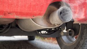 Read more about the article Bahaya Knalpot Mobil Bocor! Kenali Penyebab dan Dampaknya