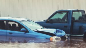 Read more about the article Identifikasi Mobil Bekas Banjir: Tanda-tanda dan Risiko yang Timbul