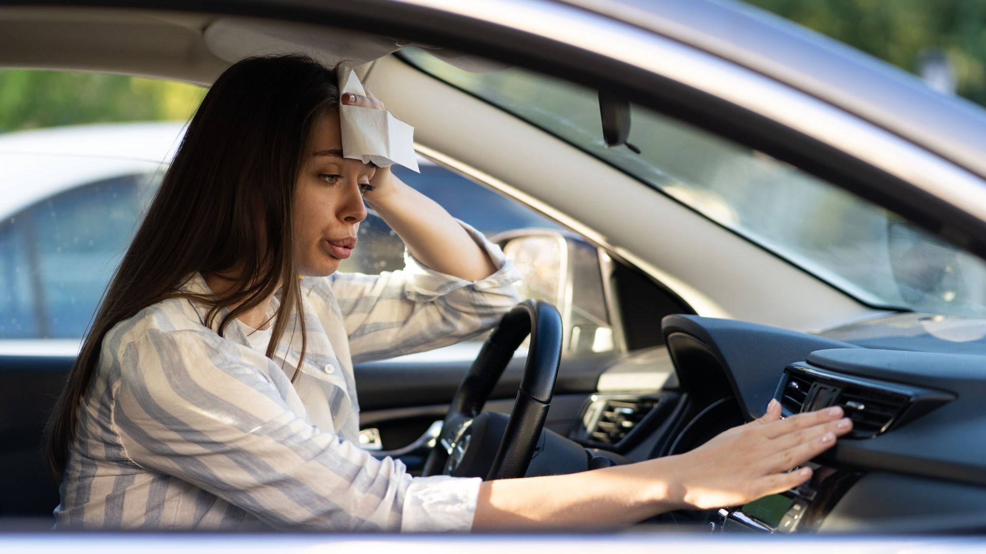 You are currently viewing Penyebab Umum AC Mobil Tidak Dingin dan Cara Mengatasinya